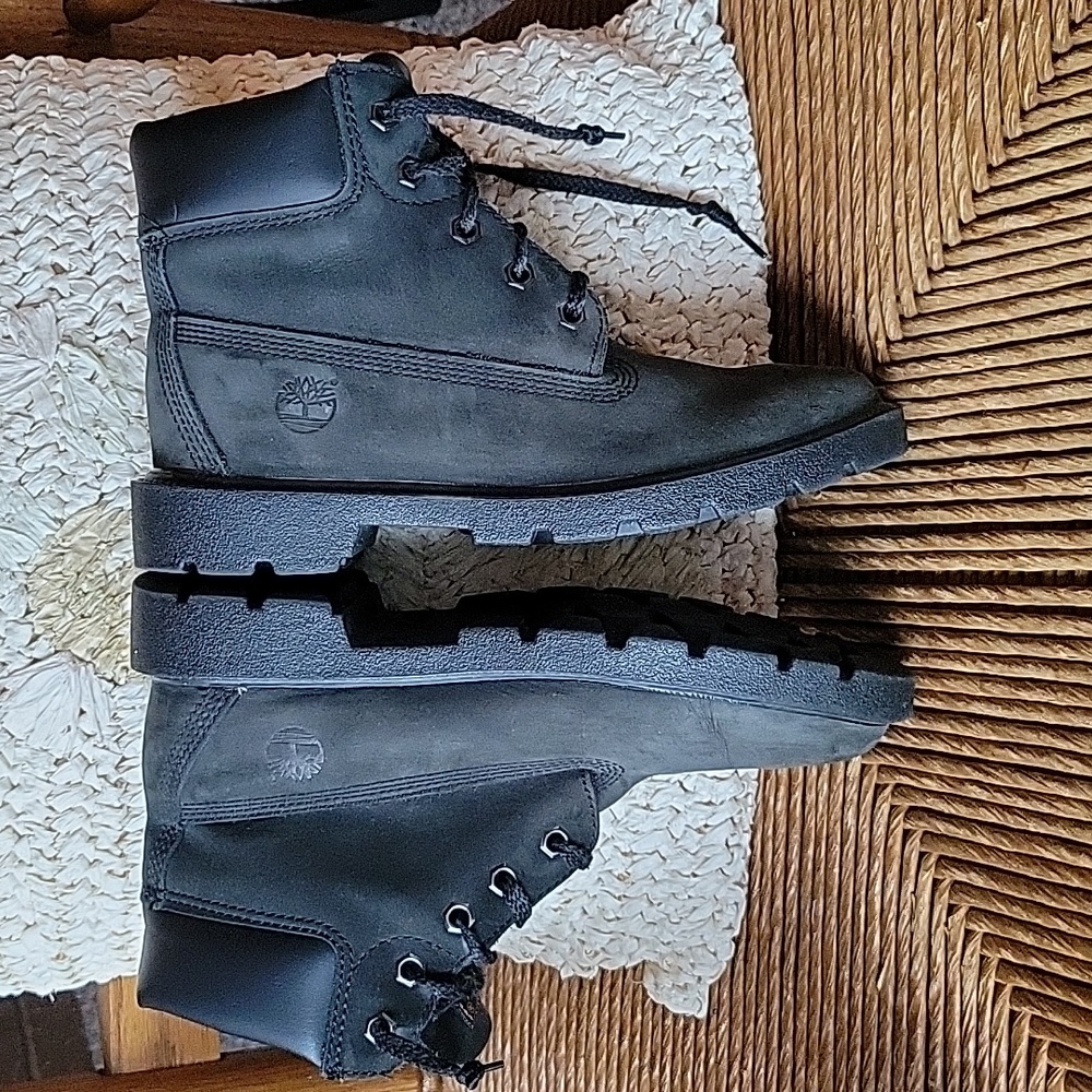 Timberland  boots, grayish black, size 4 junior - Picture 6 of 14